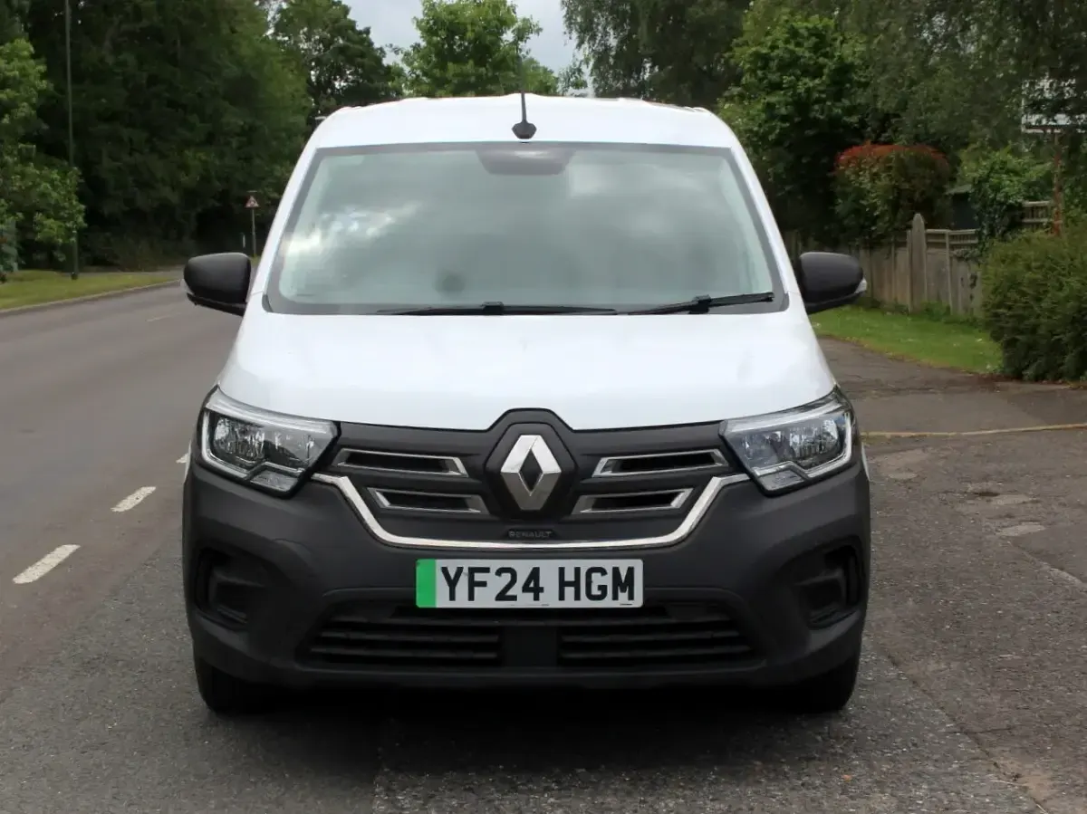 Used Renault Kangoo 89 kW (122 HP) 2024 White MPV