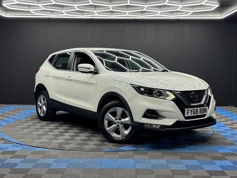 White Used 2018 Nissan Qashqai Acenta Premium SUV | £8,290 (Good price) - Image 1/4