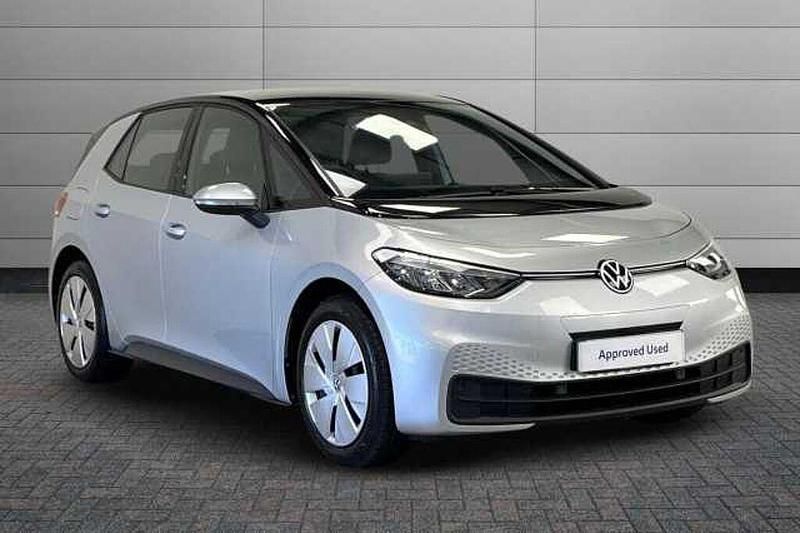 Scale silver with black roof Used 2022 VW ID.3 Pro Performance Hatchback | £15,490 (Good price) - Image 1/4
