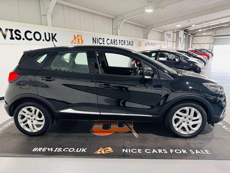 Used Renault Captur Dynamique 90 HP (66 kW) 2014 Black SUV