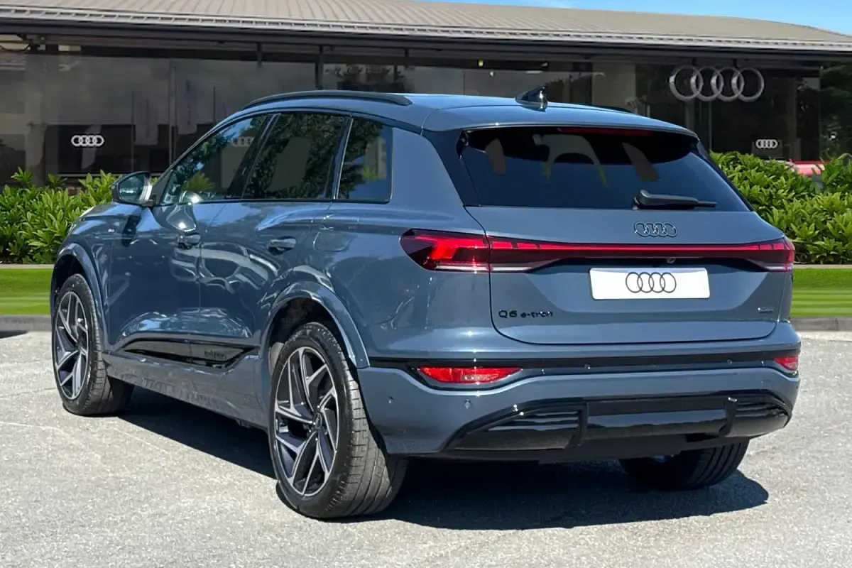 New Audi Q6 e-tron Black Edition 284 kW (387 HP) 2026 Blue SUV