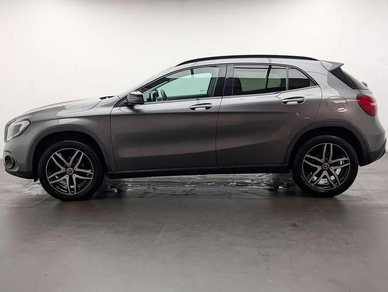Used Mercedes GLA180 Urban 122 HP (89 kW) 2019 Grey SUV