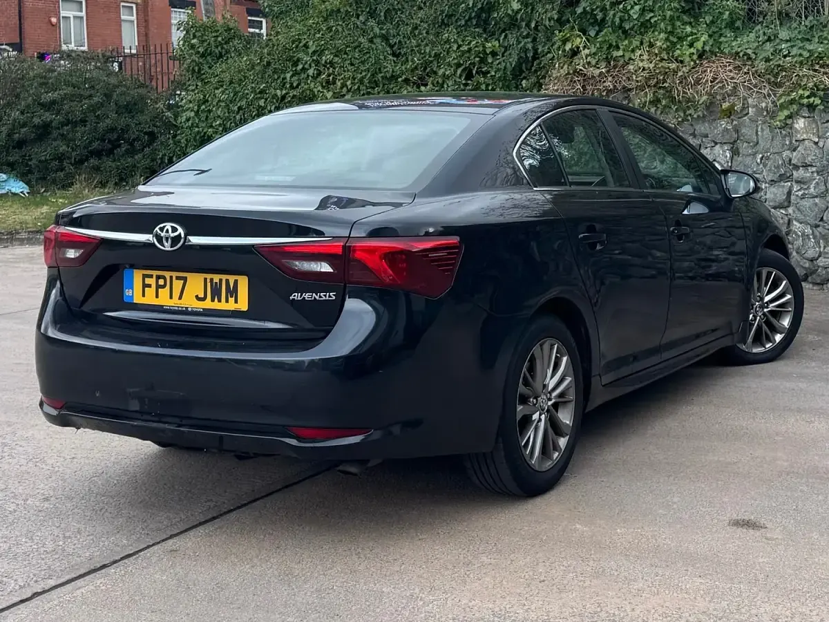 Gebraucht Toyota Avensis Business Edition 112 PS (82 kW) 2017 Schwarz Limousine