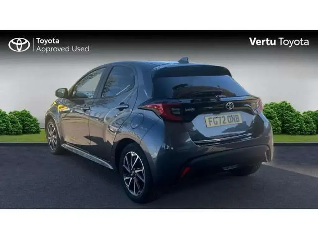 Used Toyota Yaris Hybrid Design 114 HP (83 kW) 2022 Grey Hatchback