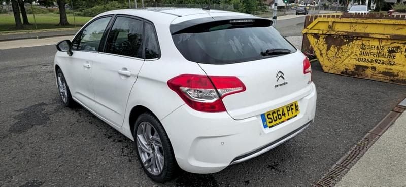 Used Citroën C4 SELECTION 110 HP (80 kW) 2014 White Hatchback