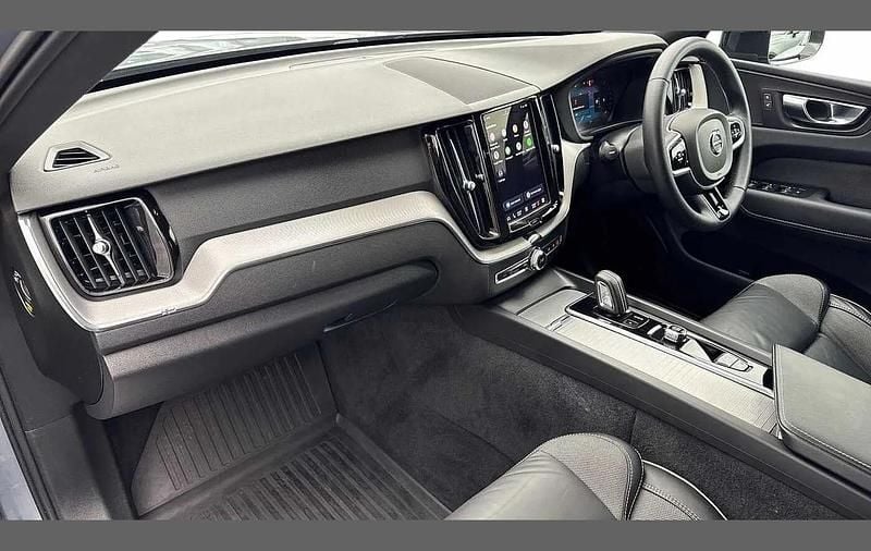 Used Volvo XC60 R-Design 247 HP (181 kW) 2022 Grey SUV