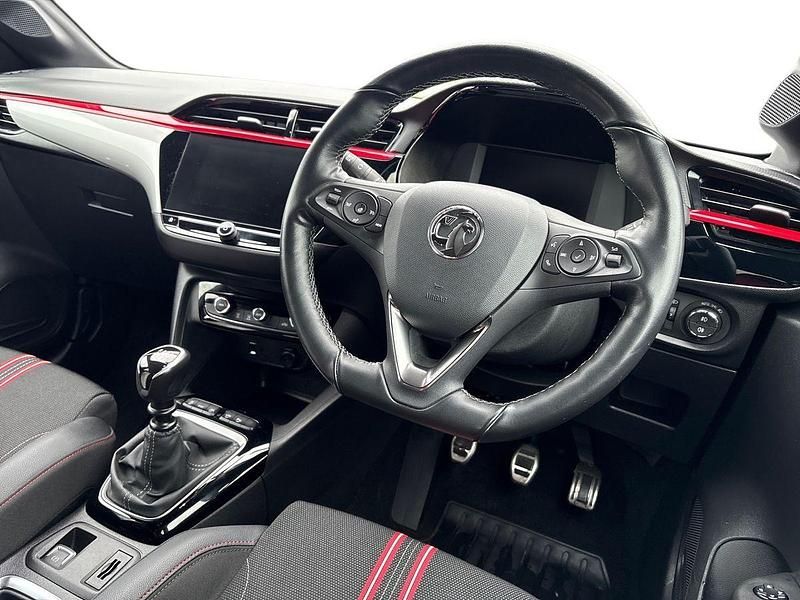 Used Vauxhall Corsa SRi 101 HP (74 kW) 2021 White Hatchback