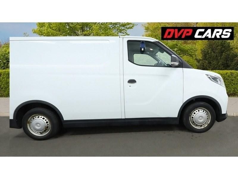 Used Maxus eDeliver 3 89 kW (122 HP) 2021 White Van