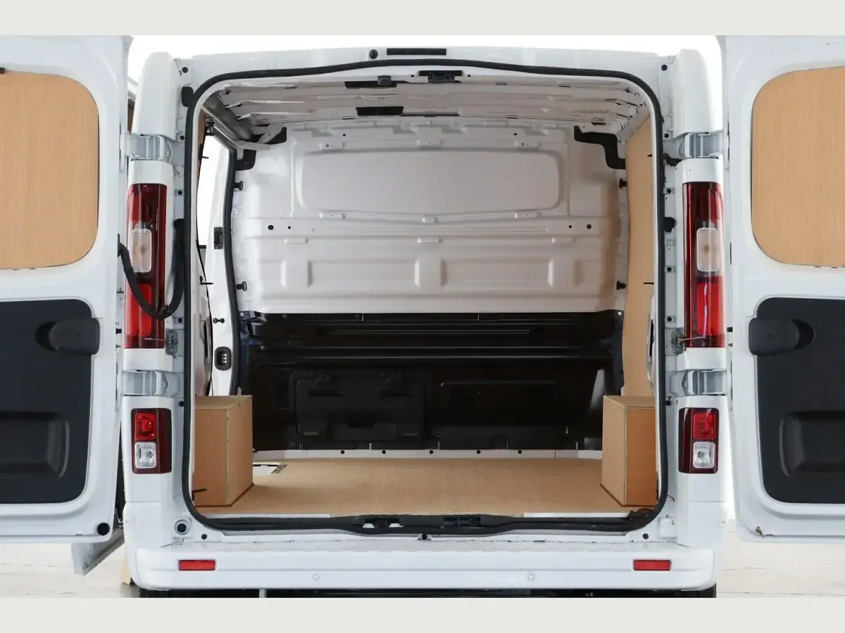 New Renault Trafic 2025 White
