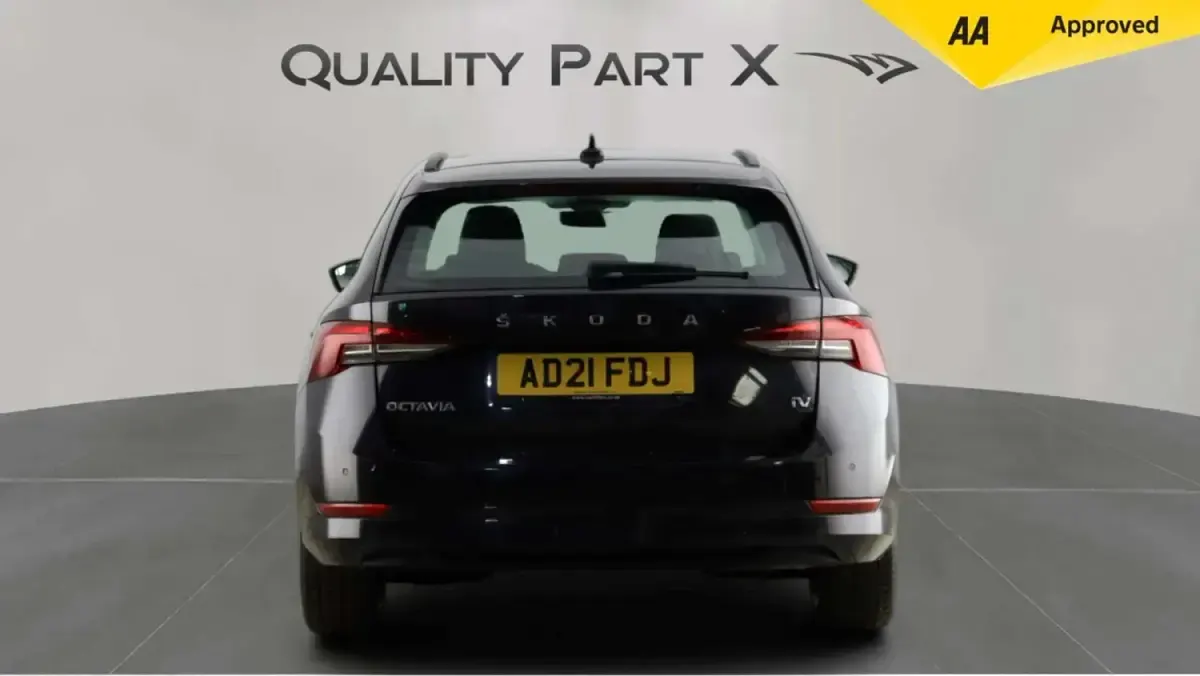 Usado Skoda Octavia SE Technology 2021 Negro Familiar
