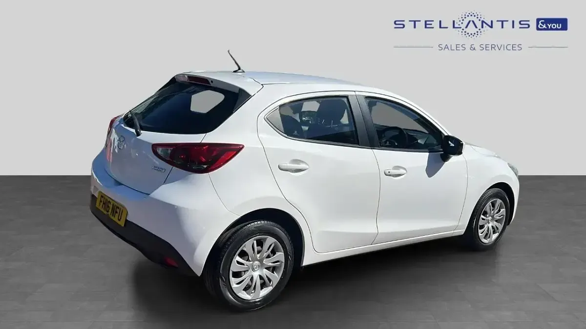Begagnad Mazda 2 74 HK (54 kW) 2016 Vit