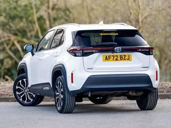 Used Toyota Yaris Hybrid Design 116 HP (85 kW) 2022 White Estate