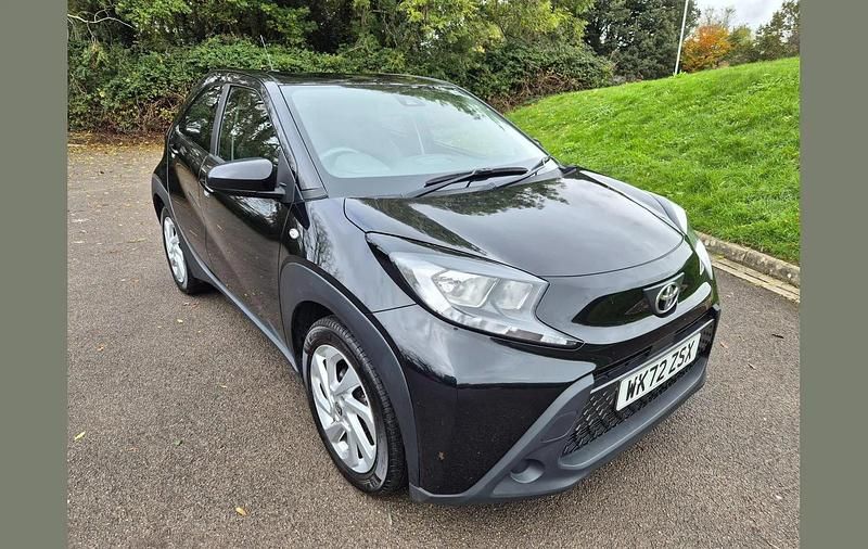 Black Used 2022 Toyota Aygo X PURE SUV | £12,395 - Image 1/4