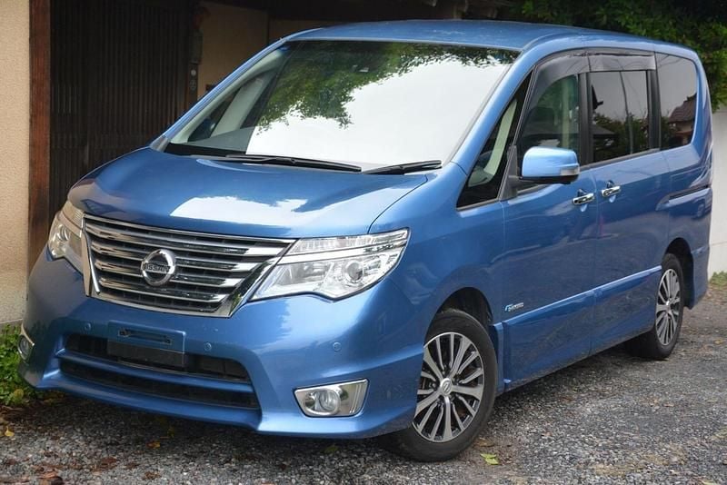 Blue Used 2015 Nissan Serena 360º MPV | £10,999 (Fair price) - Image 1/4