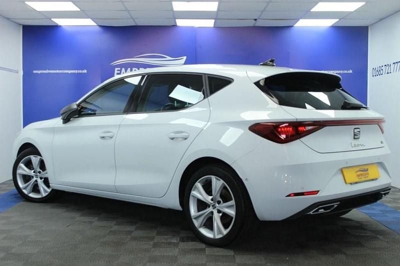 Used Seat Leon FR 130 HP (95 kW) 2020 White Hatchback