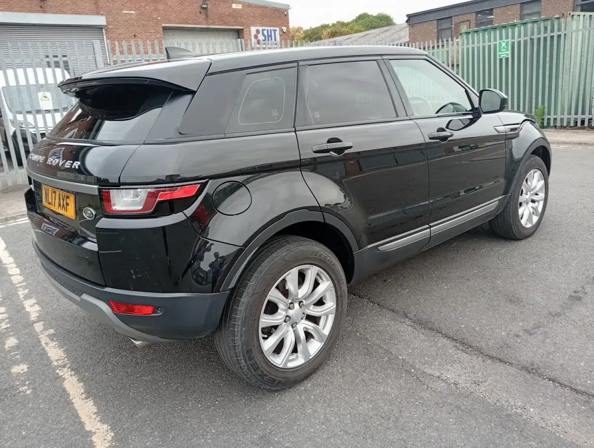 Used Land Rover Range Rover evoque SE 2017 Black Estate
