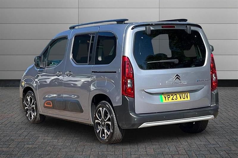 Usado Citroën e-Berlingo XTR 100 kW (136 HP) 2023 Cinzento Monovolume