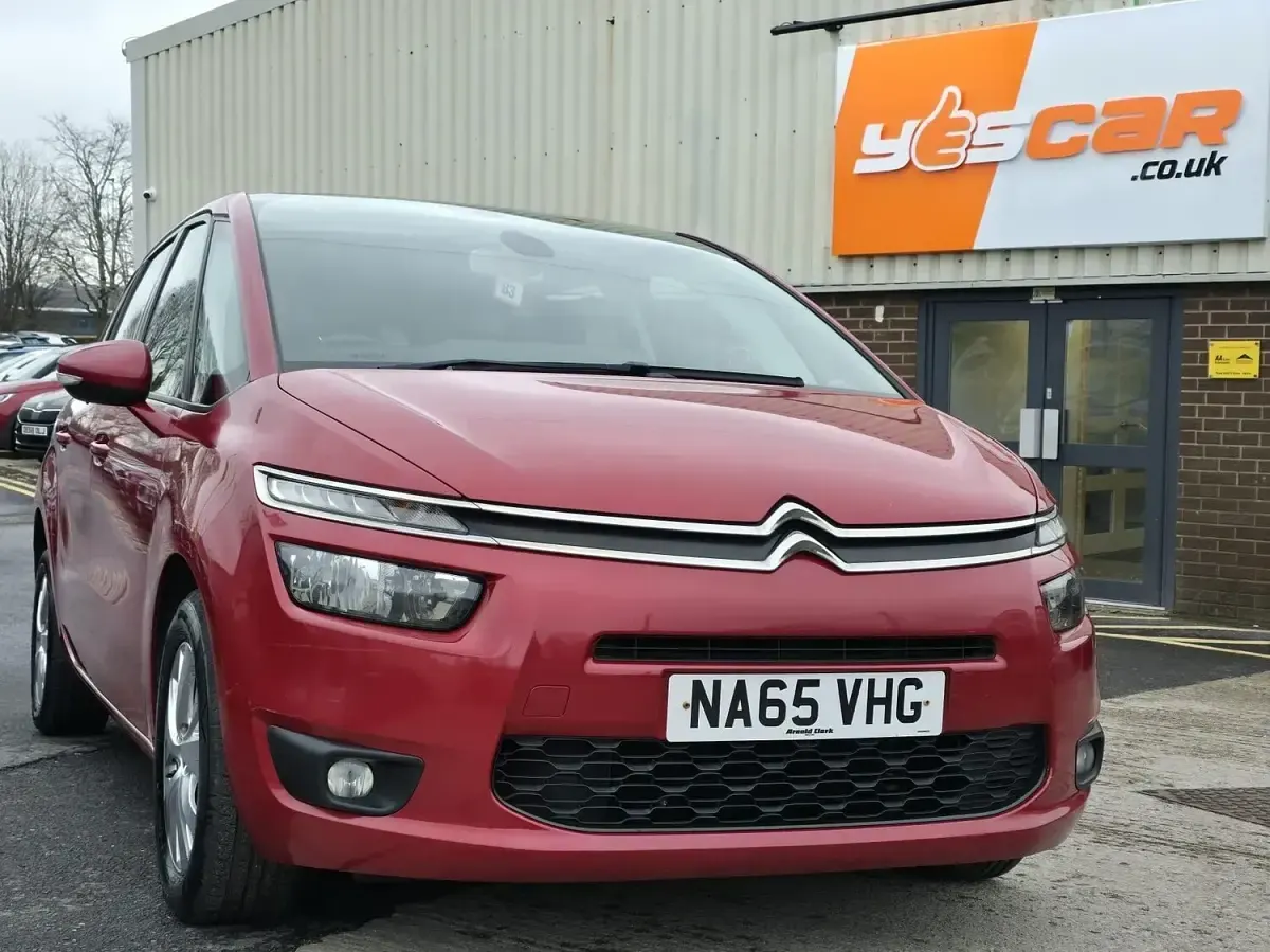Used Citroën Grand C4 Picasso VTR Sport 120 HP (88 kW) 2016 Red MPV