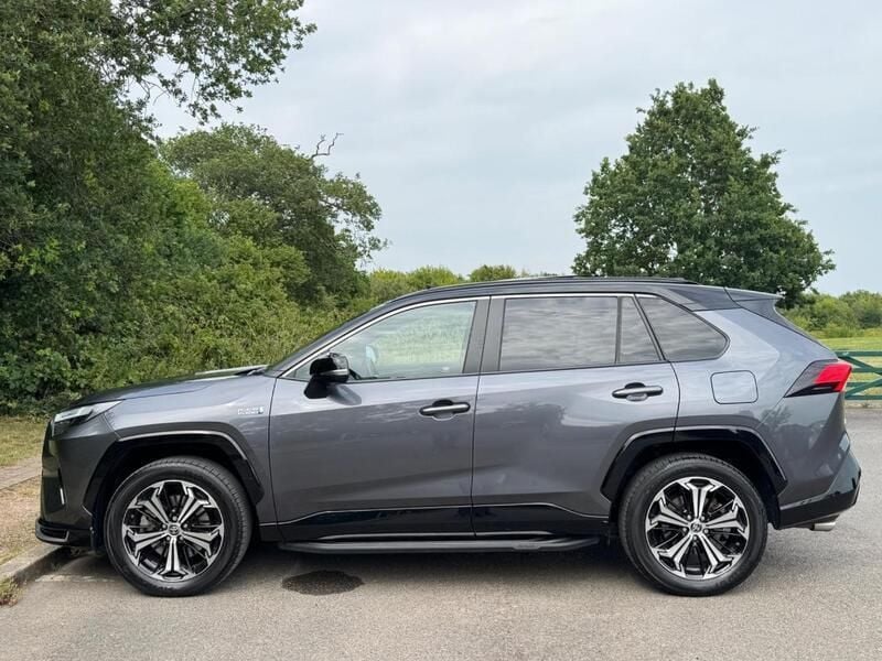 Grey Used 2022 Toyota RAV4 Hybrid SUV | £31,475 (Fair price) - Image 1/4