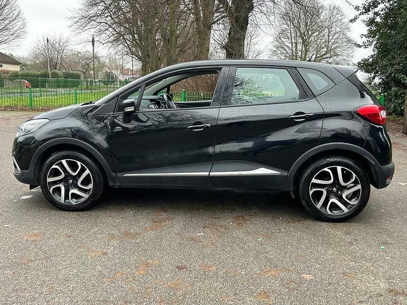 Used Renault Captur Dynamique 90 HP (66 kW) 2014 Black SUV
