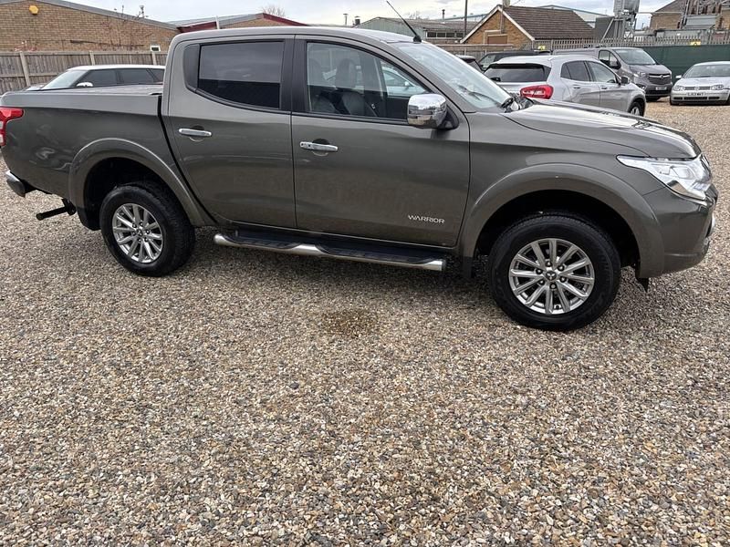 Used Mitsubishi L200 Warrior 2016 Green Pickup
