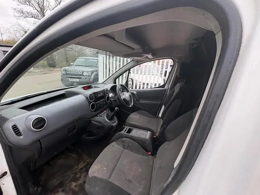 Used Citroën Berlingo 75 HP (55 kW) 2016 White MPV