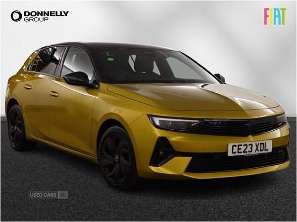 Yellow/black Used 2023 Vauxhall Astra Hatchback | £17,495 (Fair price) - Image 1/4