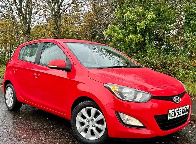 Red Used 2014 Hyundai i20 Active Hatchback | £7,695 (Fair price) - Image 1/4