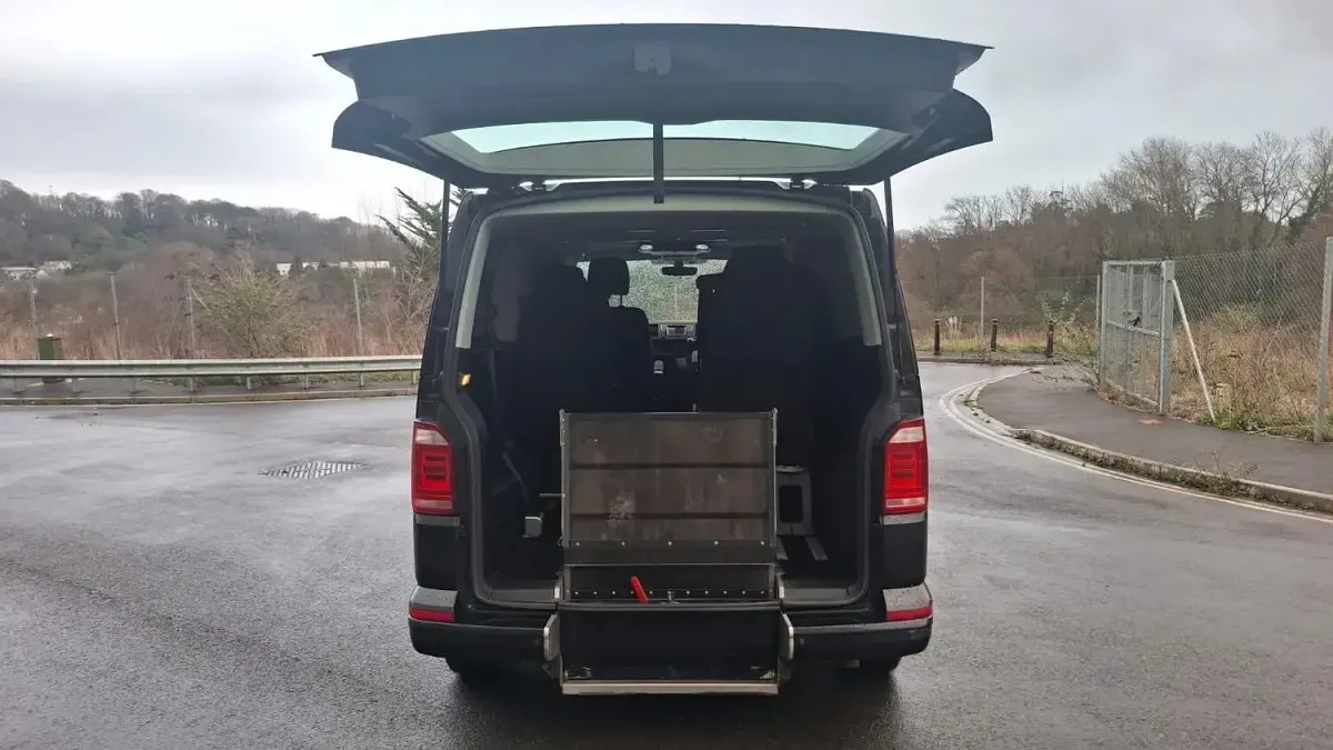 Used VW Transporter SE 148 HP (108 kW) 2019 Black Van