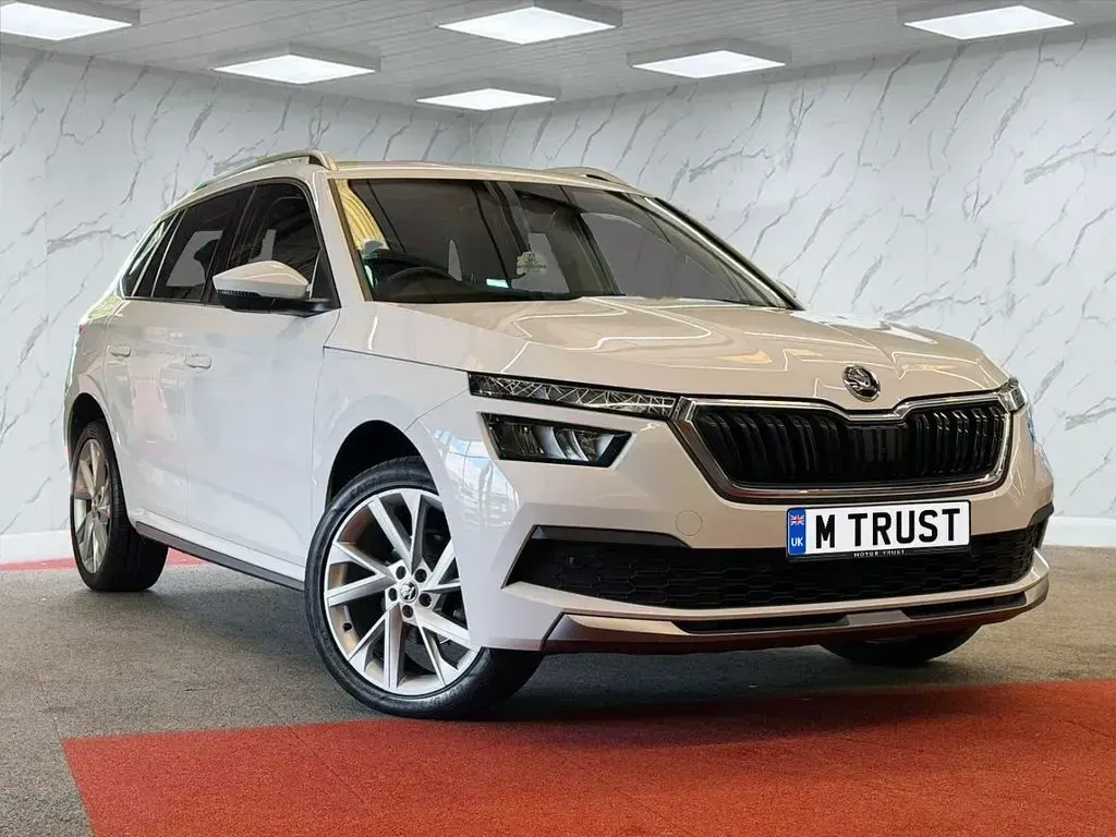 Used Skoda Kamiq SE L Executive 150 HP (110 kW) 2022 White SUV