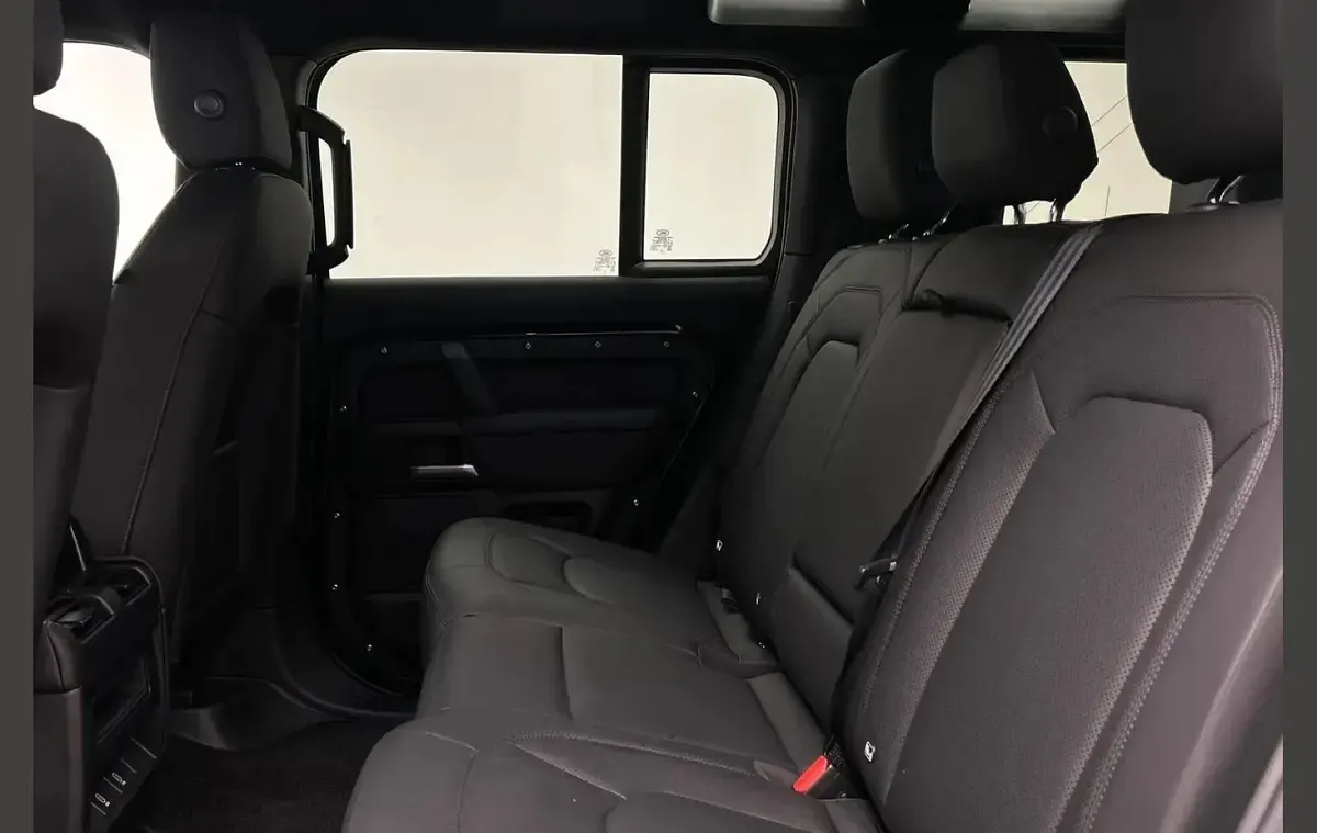 Used Land Rover Defender SE Dynamic 344 HP (253 kW) 2025 Black SUV