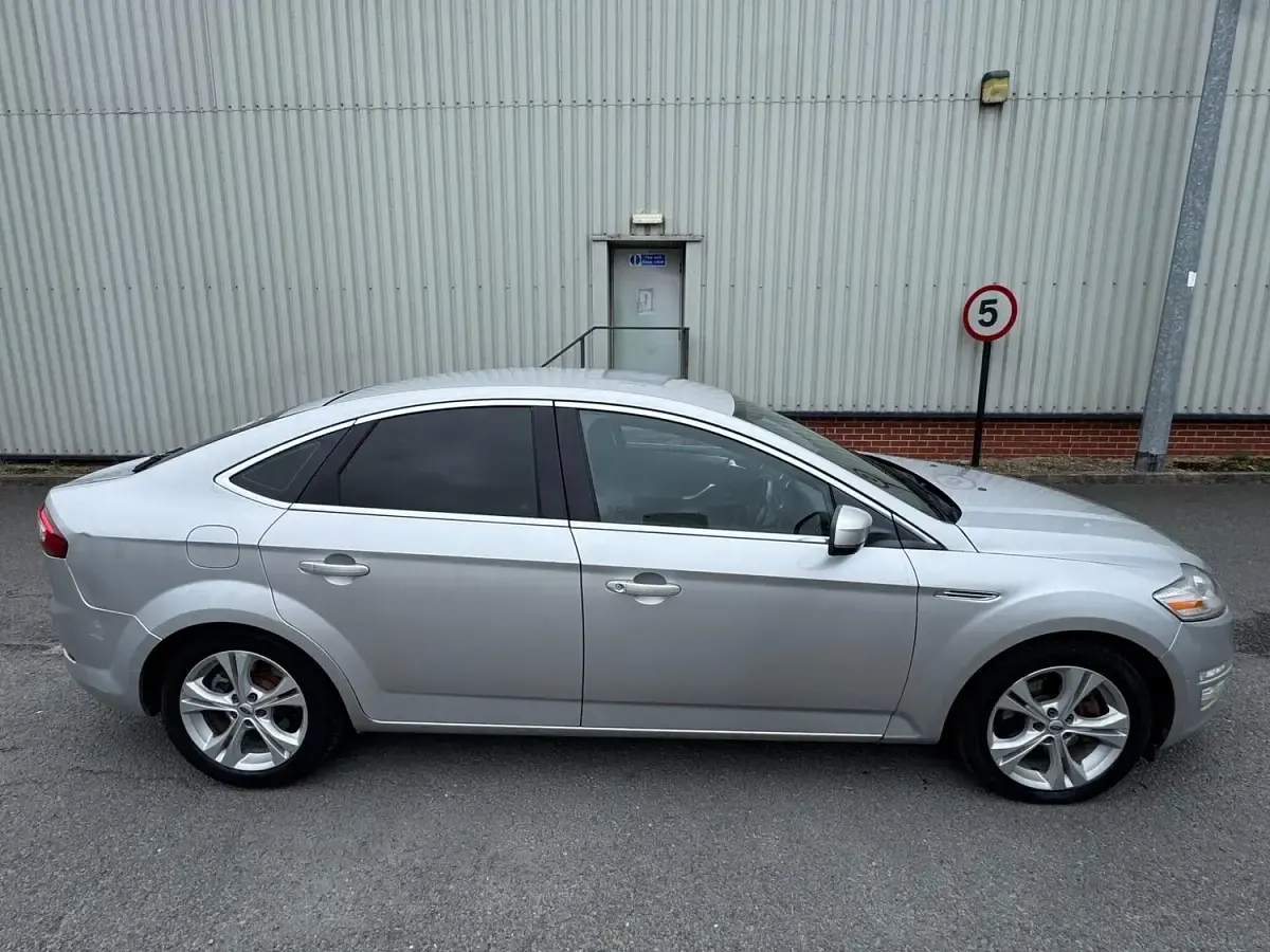 Used Ford Mondeo Titanium X 163 HP (119 kW) 2013 Silver Hatchback