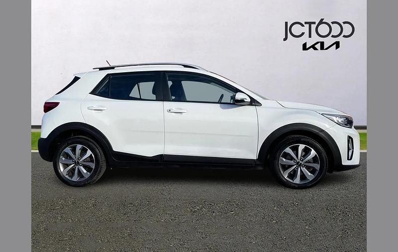 Used Kia Stonic 99 HP (72 kW) 2023 White SUV