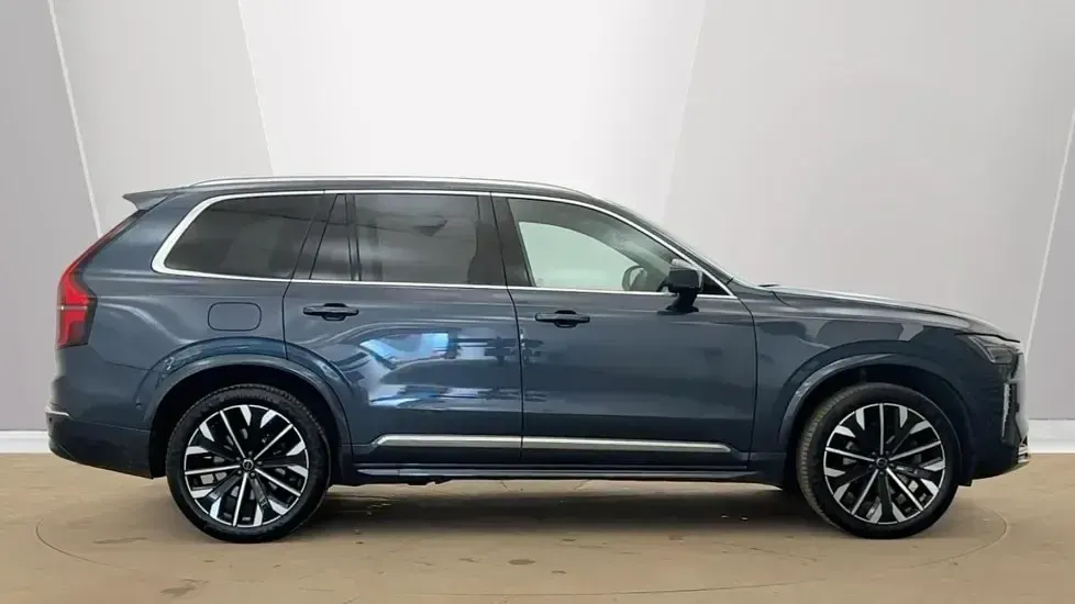Used Volvo XC90 Ultra 250 HP (183 kW) 2025 Blue SUV