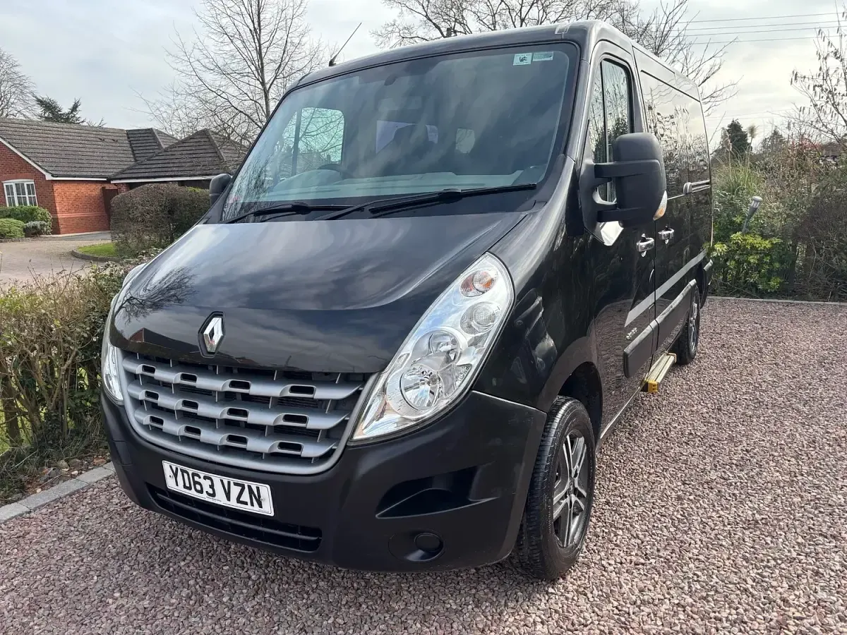 Used Renault Master 2013 Black Estate