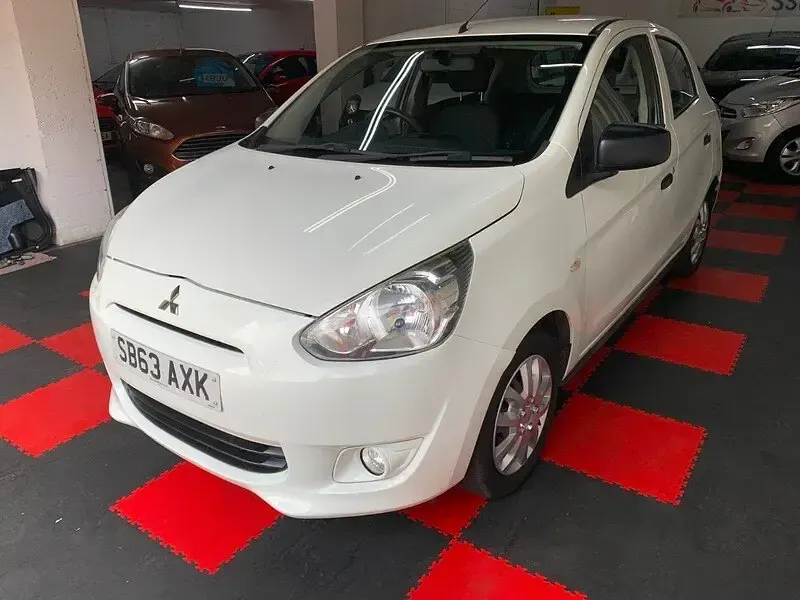 Used Mitsubishi Mirage 70 HP (51 kW) 2013 White Hatchback