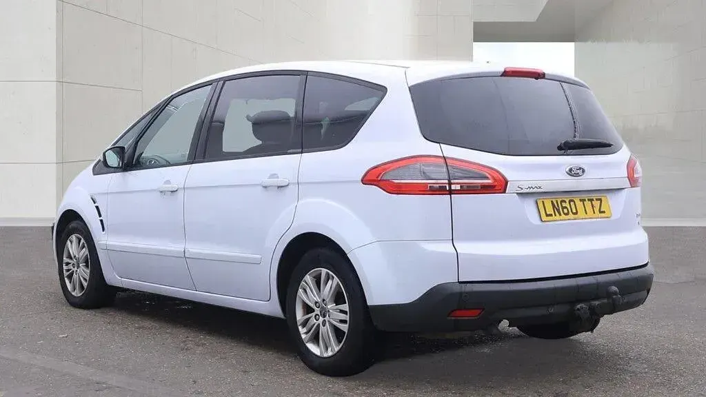 Used Ford S-MAX Zetec 140 HP (102 kW) 2010 White MPV