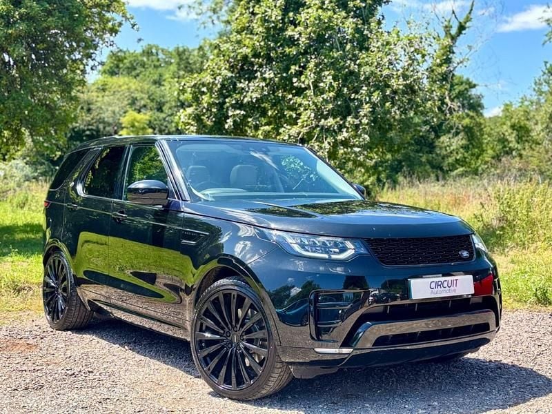 Black Used 2018 Land Rover Discovery 5 SE SUV | £19,999 (A bit pricey) - Image 1/4