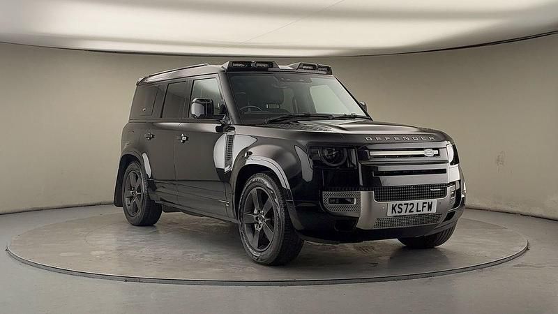 Used Land Rover Defender SE Dynamic 404 HP (297 kW) 2022 Santorini black SUV