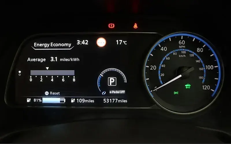 Used Nissan Leaf Acenta 110 kW (150 HP) 2023 Grey Hatchback