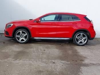 Begagnad Mercedes GLA200 Executive 156 HK (114 kW) 2017 Röd SUV