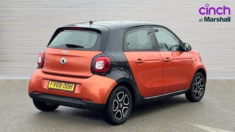 Used Smart ForFour Premium 90 HP (66 kW) 2019 Black Hatchback