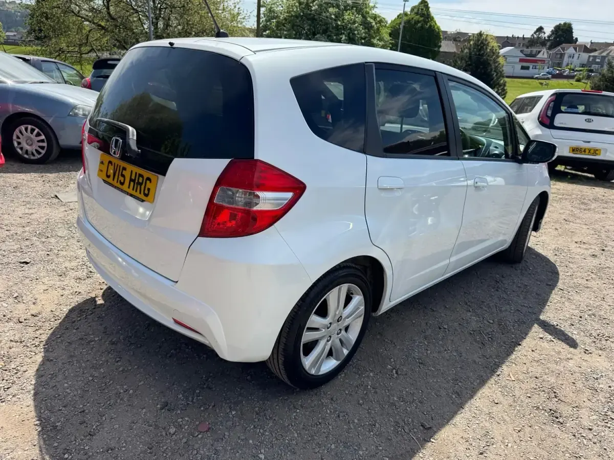 Second-hand Honda Jazz EX 2015 Alb Hatchback