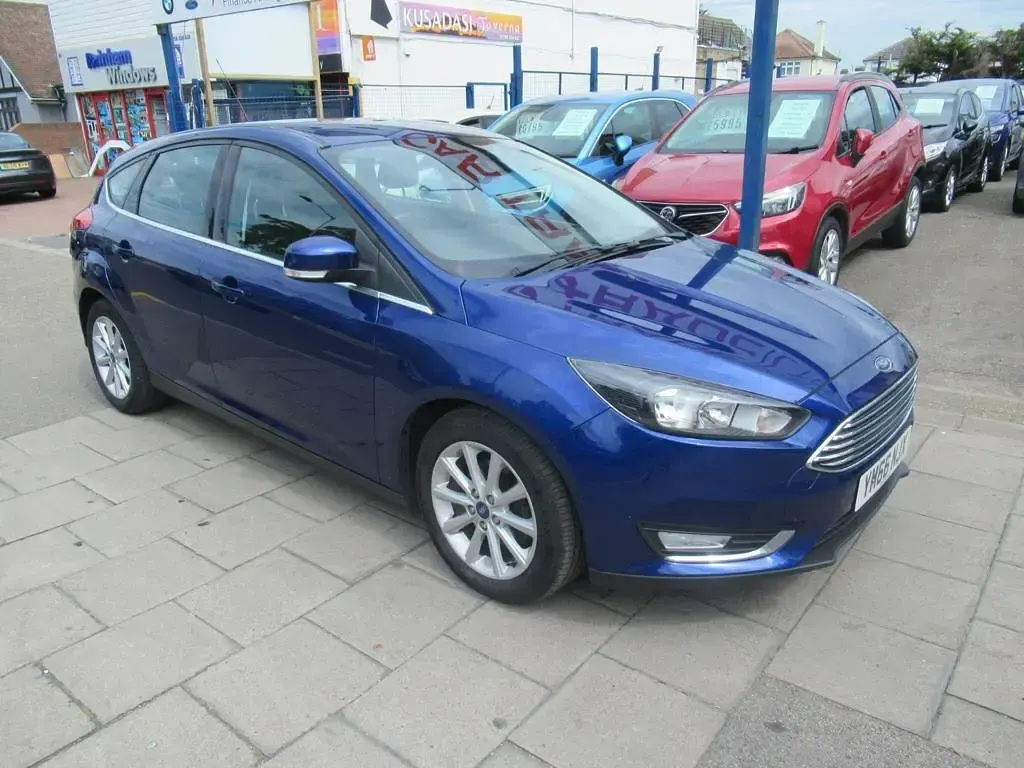 Used Ford Focus Titanium 2017 Blue Hatchback