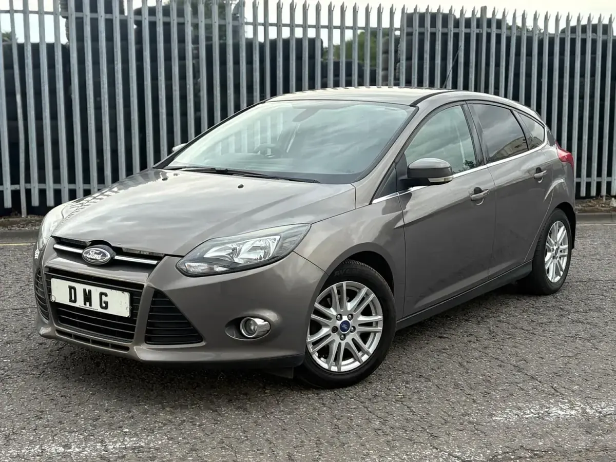Used Ford Focus Titanium 125 HP (91 kW) 2013 Grey Hatchback