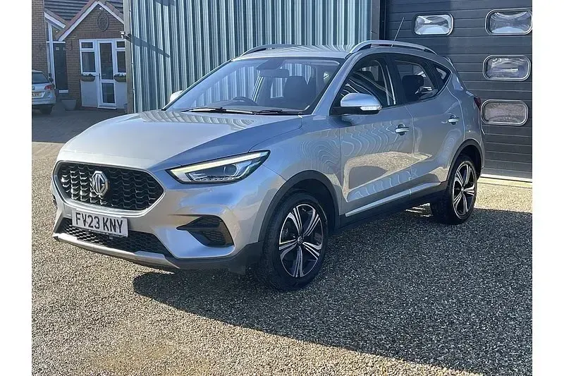 Używany MG ZS Excite 106 KM (77 kW) 2023 Srebrny SUV