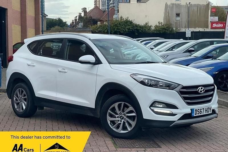 White Used 2017 Hyundai Tucson SE SUV | £8,150 (Fair price) - Image 1/1