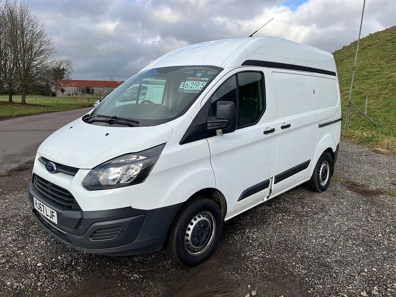 Used Ford Transit Custom 105 HP (77 kW) 2017 White Van