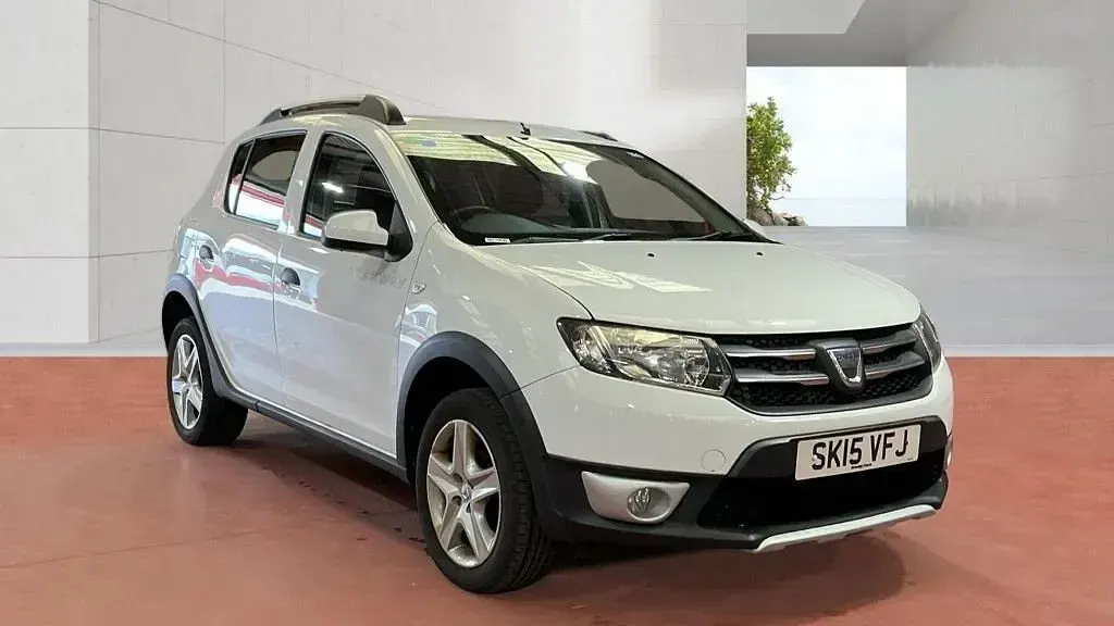 Used Dacia Sandero Lauréate 90 HP (66 kW) 2014 Hatchback