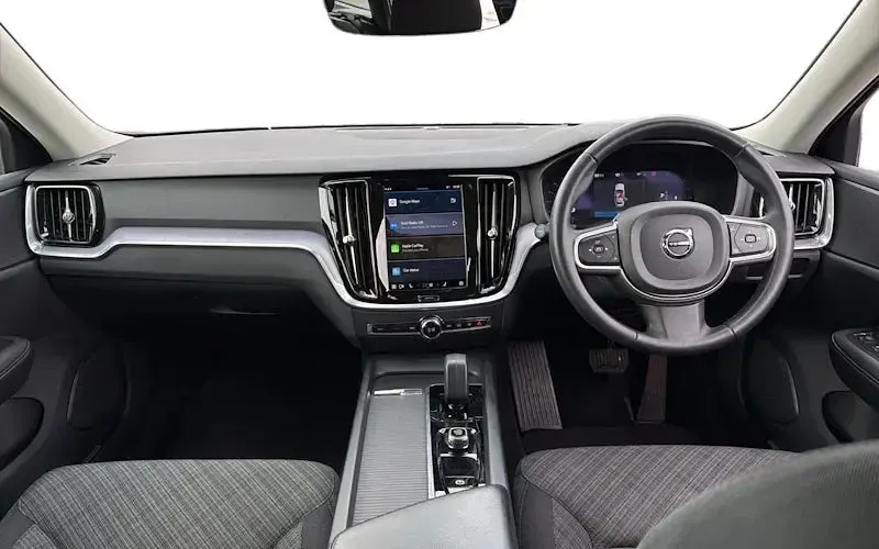 Used Volvo V60 Core 163 HP (119 kW) 2022 Black Estate